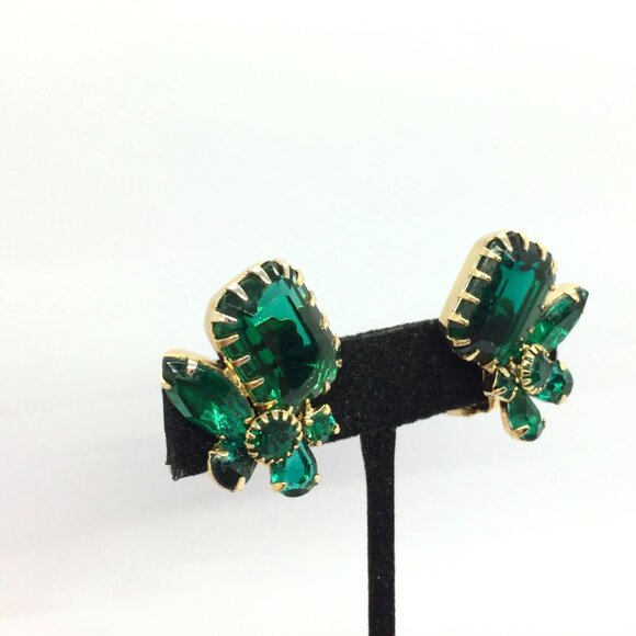 VINTAGE EMERALD Rhinestone Brooch Earring Set Green Glass Prong Clip on MCM - Picture 5 of 16
